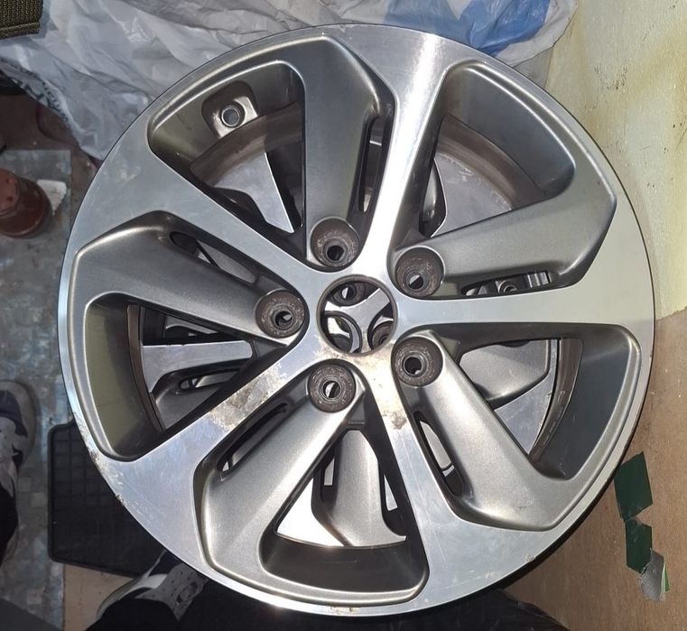 Alufelgi 16" Hyundai i30 + dekielki