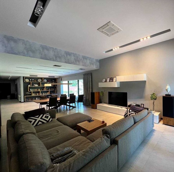 Подобова оренда великого сучасного будинку у Кийлові. Кінотеатр Сауна