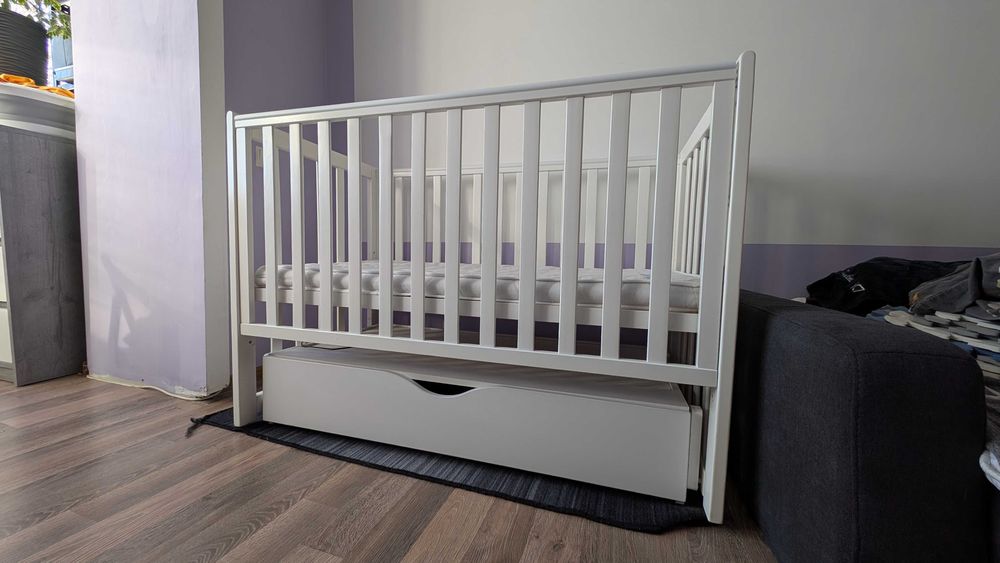 Детская кроватка с маятником + матрас, отличное состояние