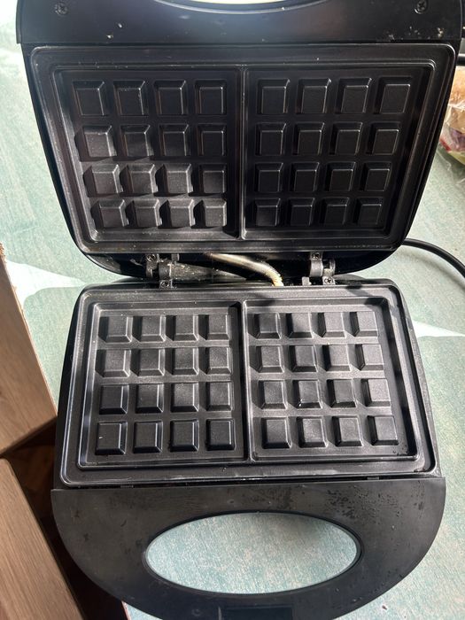 Вафельниця esperanza