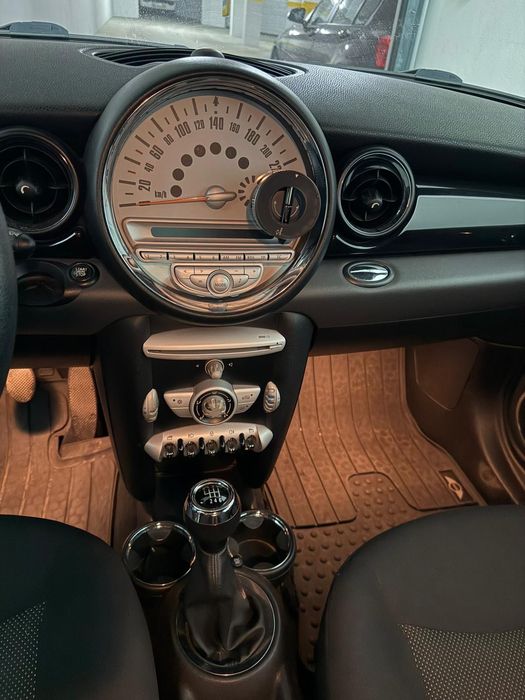 MINI One 1.4 Gasolina | 2010 | 170.000 km | Revisão Feita