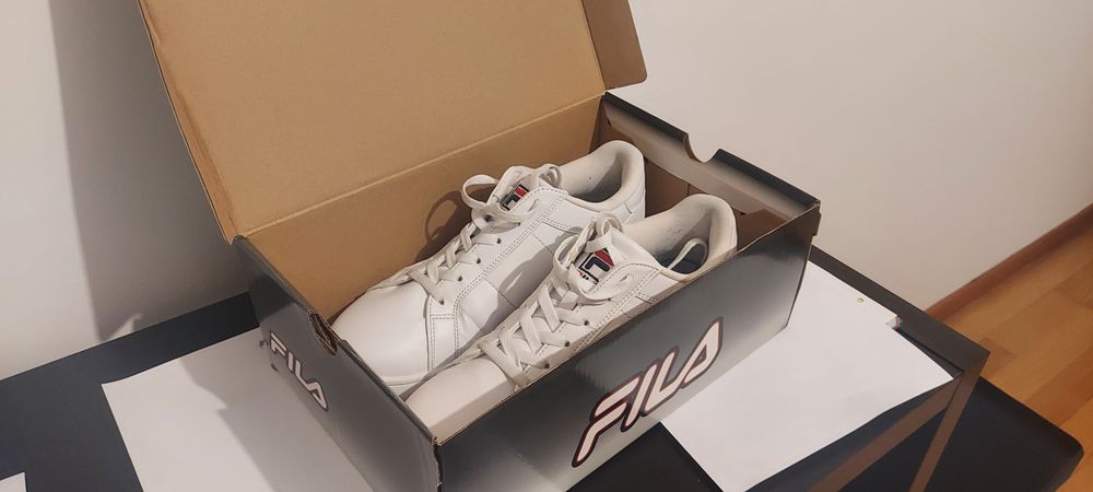 Tenis brancos da Fila 42