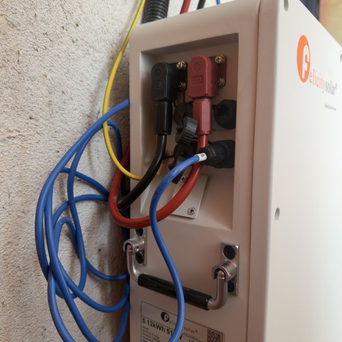 Sprzedam Falownik Hybrydowy z Magazynem energii OKAZJA!!