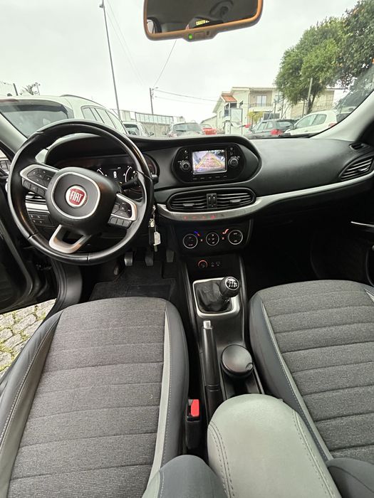 Fiat Tipo Lounge 1.4 Sedan