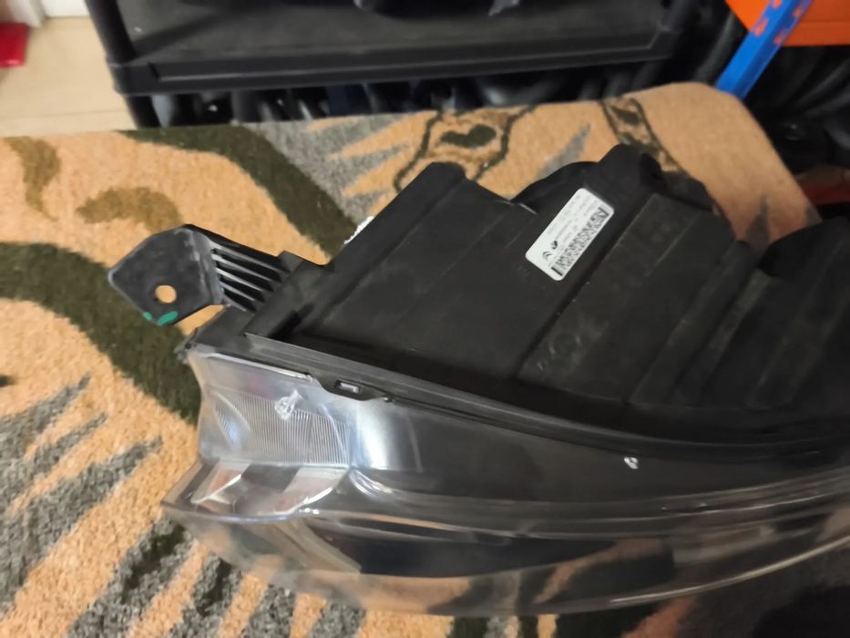 Farol esquerdo bi-xenon citroen Jumpy