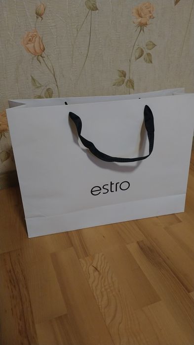 Продам подарочный пакет Estro в новом состоянии
