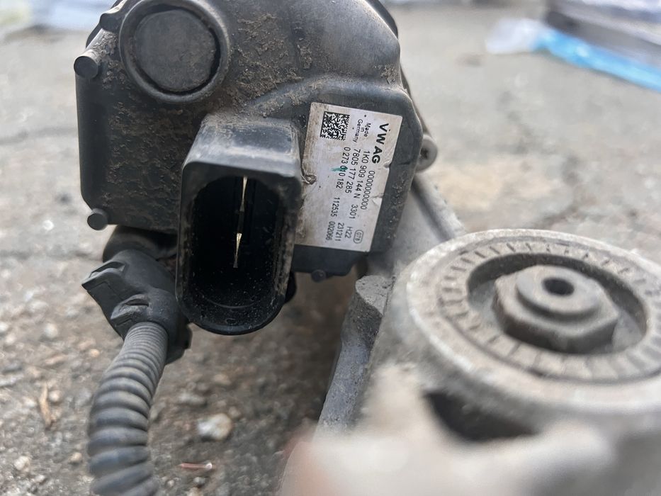 Рулевая рейка Volkswagen Skoda 1K0 909 144N Caddy Passat