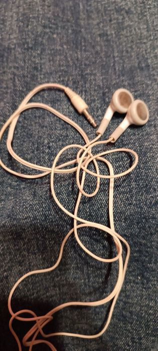 Дротові навушники