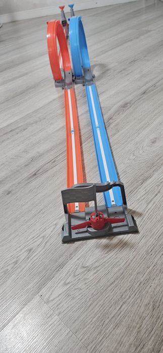 Портативний трек Hot Wheels Подвійна петля