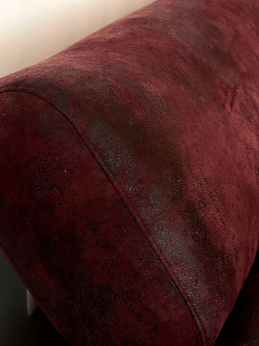 Sofá cama 3 lugares pele verdadeira bordeaux c/ 2 bancos incluídos