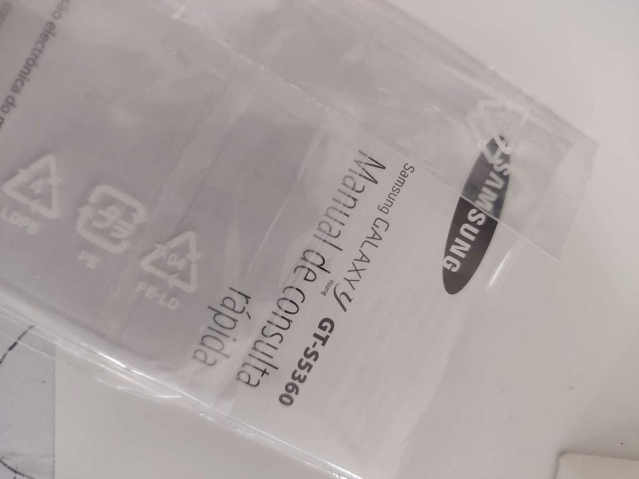 Telemovel Samsung Galaxy Y8