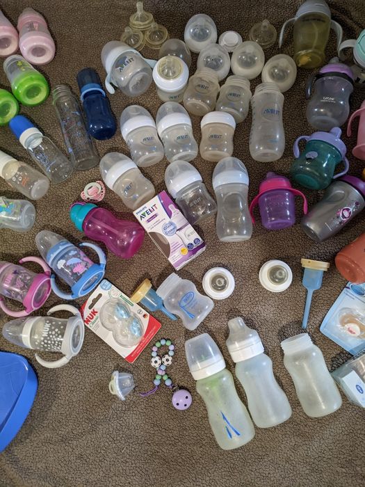 Пляшечки , поїльники , соски , дурники , нублери ,
