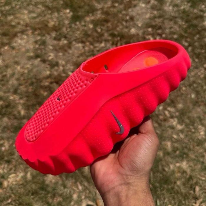 Nike Mind 001 Slide Solar Red r.42