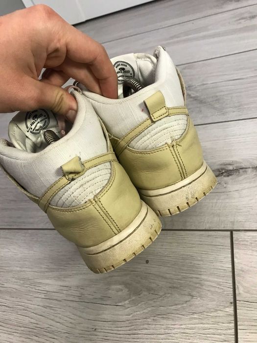 Buty Nike Dunk High LX Team Gold rozm. 38