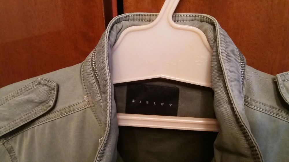 Осенне-весенняя курточка в хорошем состоянии.