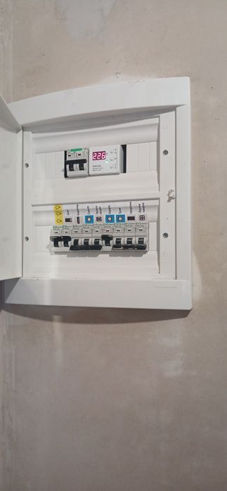 Якісно!Досвідчений електрик!