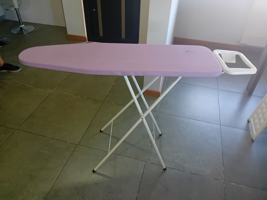 Tábua de engomar com ferro
