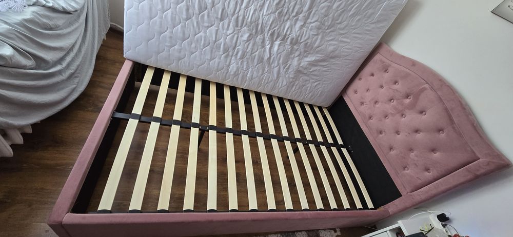 Łóżko 120x200 z materacem( jak nowe)