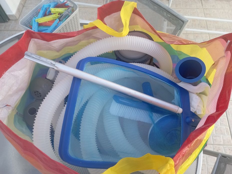 Piscina Bestway 2,59m x 1,70m e acessorios