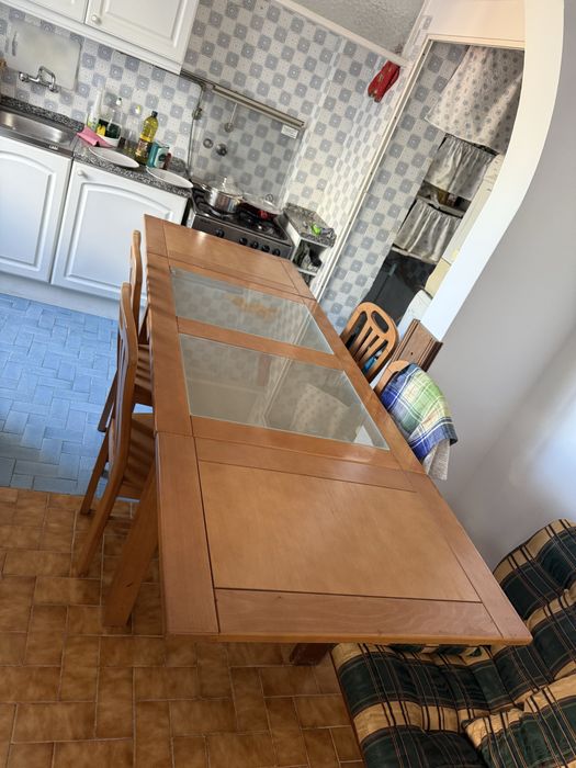 Mesa extensivel com 4 cadeiras