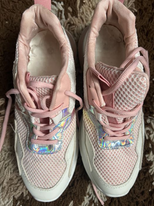 Buty sportowe z siateczka