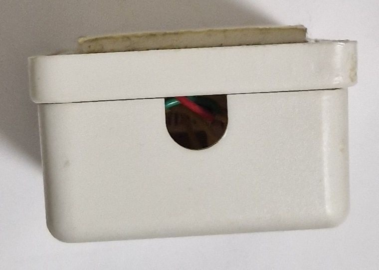 Gniazdo puszka telefoniczna natynkowa