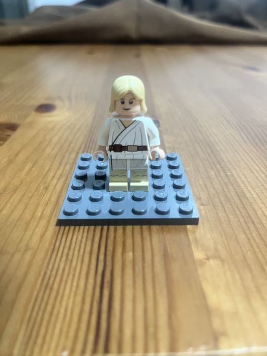 Luke skywalker lego star wars minifigura
