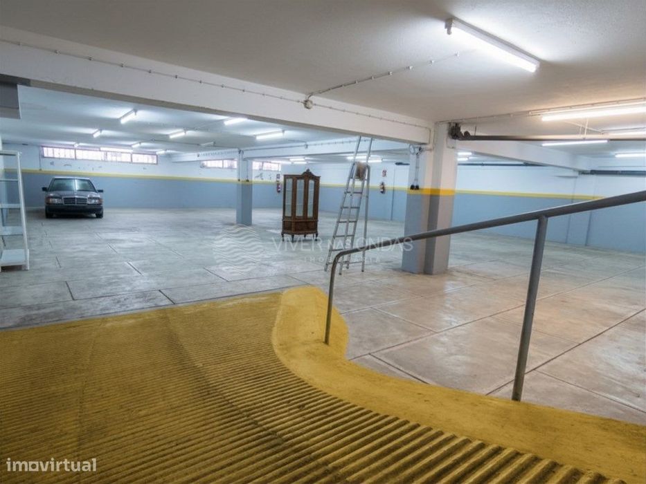Armazém no centro de Vila Nova de Gaia. Ótimo Investimento.