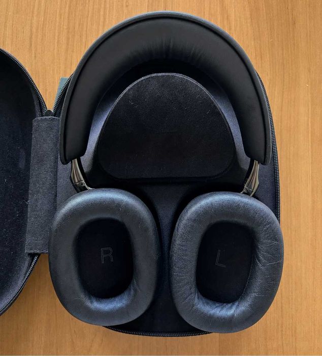 Bowers & Wilkins Px8 S2 Onyx Black