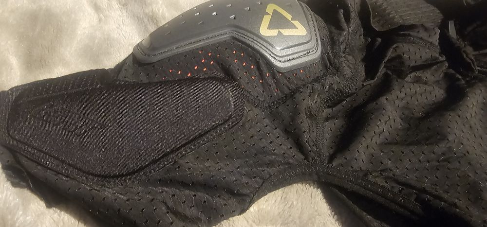 Zbroja LEATT Body Protector 6.5 roz. M /L