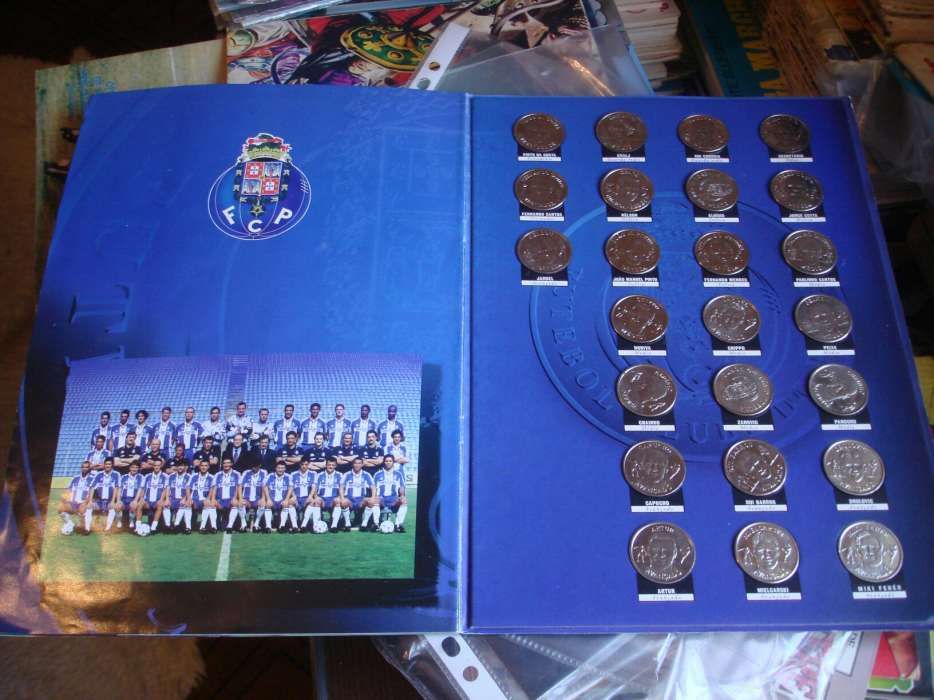 Vendo medalhas ( moedas) do sporting ,Benfica e Porto do jornal record