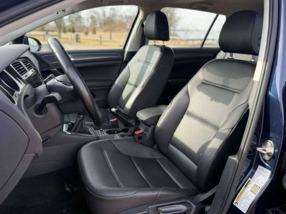 Volkswagen Golf      2015