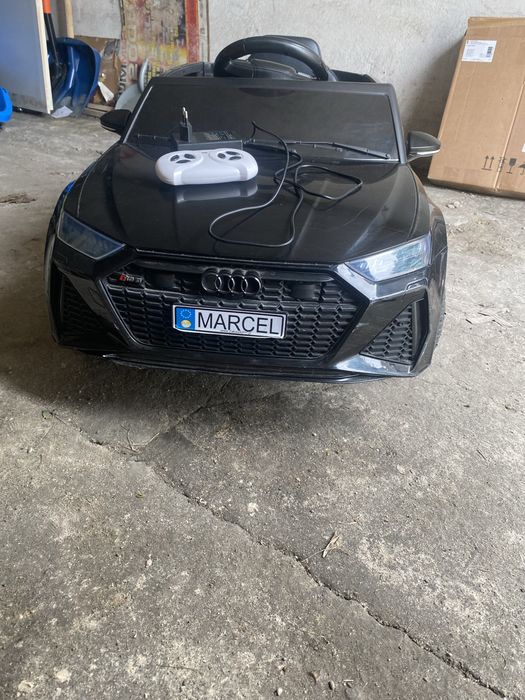Audi RS6 na akumulator, stan dobry, uzywany.