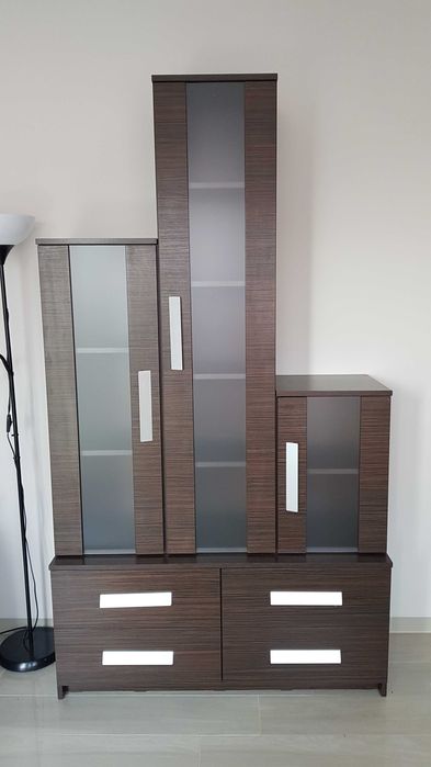 Szafa, witryna z szufladami