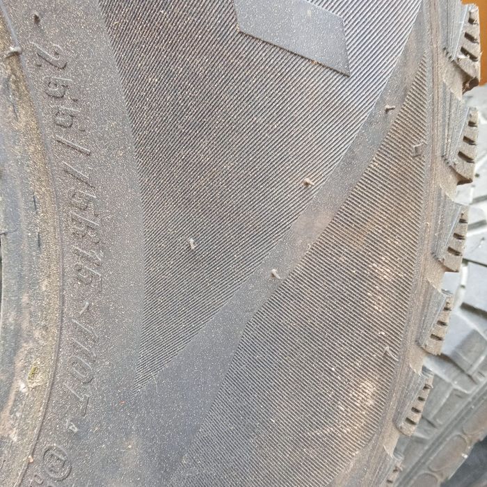 Mam do sprzedania opony do terenowi.