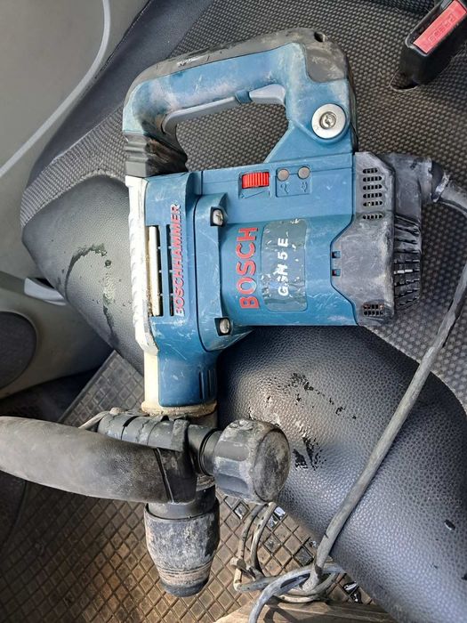 Бетонолом Отбойный молоток Bosch  большой в комплекте с пиками. отбойник  Бош