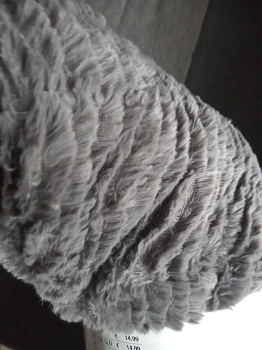 Koc polarowy popielaty