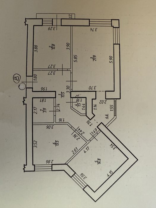 Продам 3-кімнатну квартиру в новобудові у центральній частині міста.