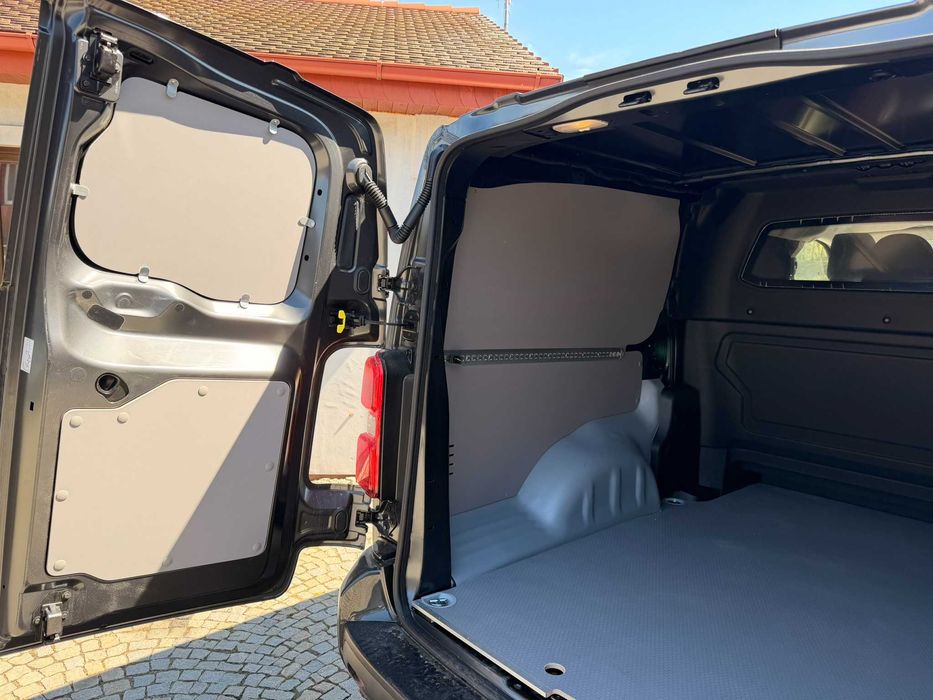 Toyota Proace Fiat Scudo Peugeot Expert Citroen Jumpy Opel Vivaro > Zabudowa busa samochodu auta dostawczego