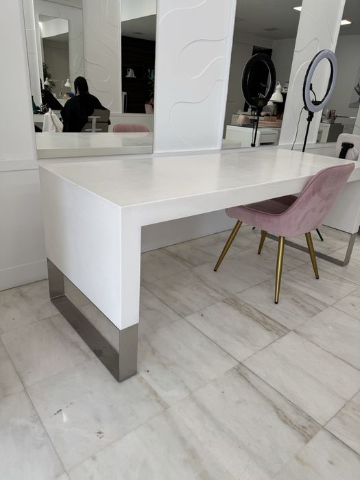 Mesa em Lacado Branco | Design Moderno