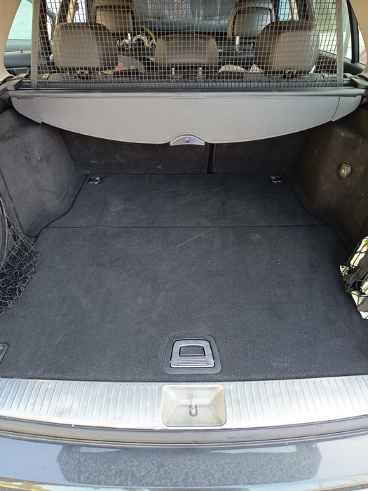 -OPORTUNIDADE- Mercedes-Benz C200 CDI Avantgarde com reboque