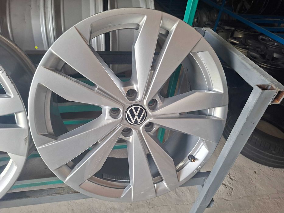 Оригінальні диски Фольцваген ID4 5/112 R19 8J ET45 11A.071.499