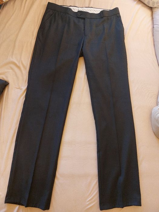 Czarne spodnie garniturowe
