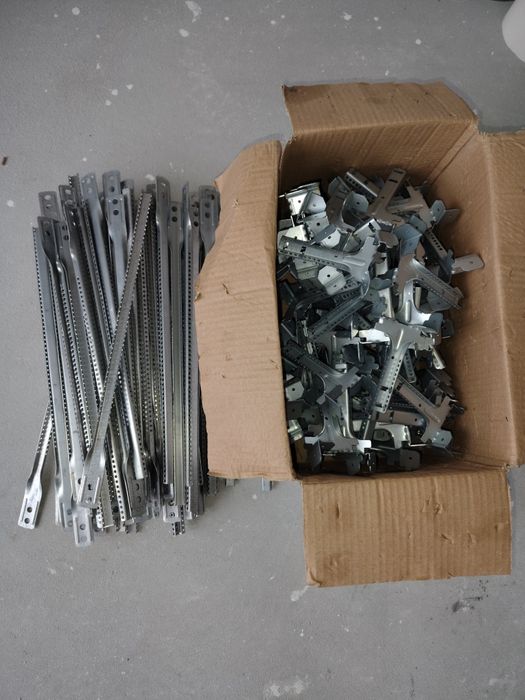 Rigips  wieszak nioniuszowy górny400mm  i dolny 100szt