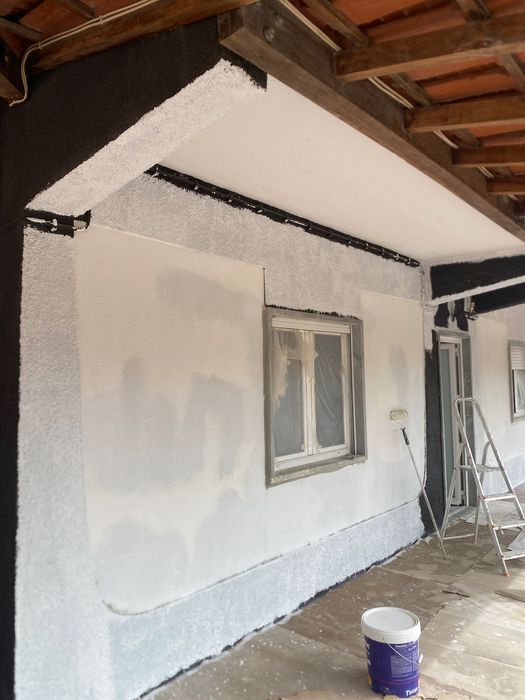 Serviço de pintura, em muros, portões, interiores. Sob orçamento.