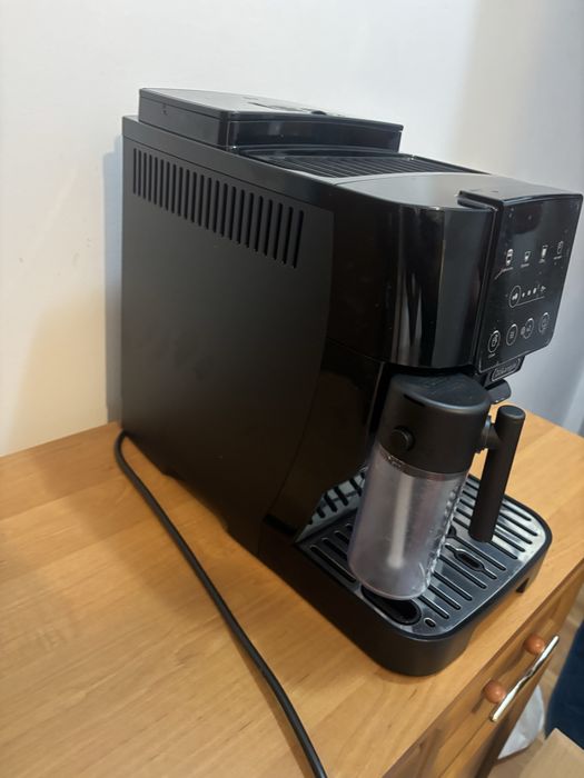Ekspres DELONGHI Magnifica Start ECAM 220.60.B