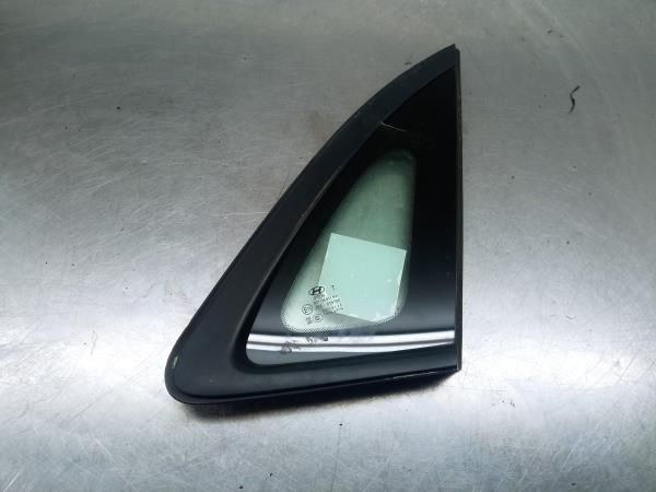 Vidro do painel trás direito HYUNDAI Kauai (OS)