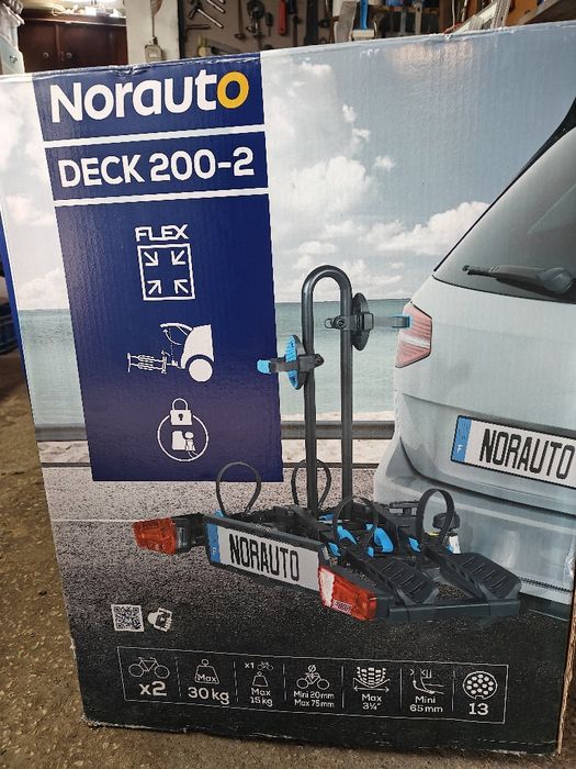Porta bicicleta de bola de reboque novo nunca usado.