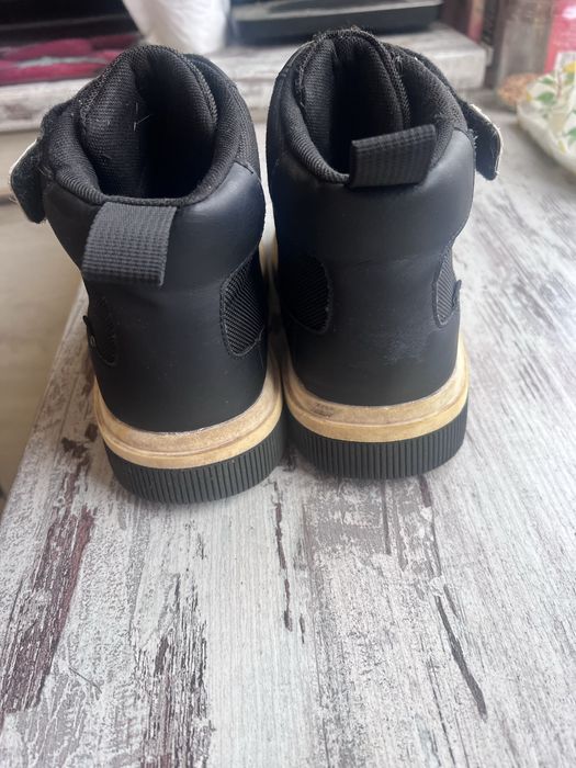 Взуття на злопчика H&M