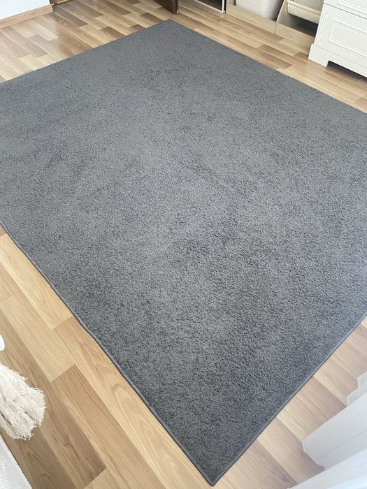 Szary dywan 200*250 stan idealny